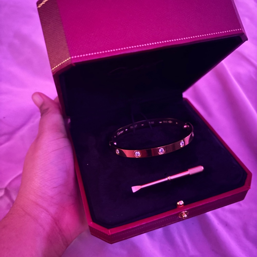 Elegant Gold Bracelet